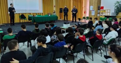 Educazione alla legalità, i Carabinieri incontrano gli alunni di Rogliano, Marzi e Santo Stefano